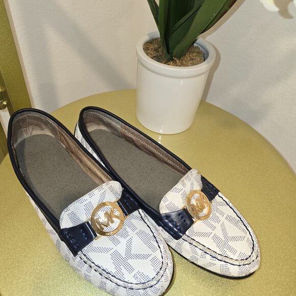 Michael Kors Shoes - Picture 2 of 9